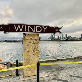 Navy Pier - Landmarks & Historical Buildings Near Me - Chicago, Illinois