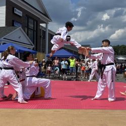 Chang's Taekwondo America - Our Demo Team Performing!