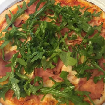 Al Paladino - Prosciutto pizza with arugula - Italian Near Me - Munich, BY Al Paladino - Prosciutto pizza with arugula - Italian Near Me - Munich, BY