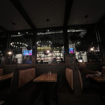 101 Craft Kitchen - Inside - Gastropubs Near Me - Fishers, Indiana 101 Craft Kitchen - Inside - Gastropubs Near Me - Fishers, Indiana