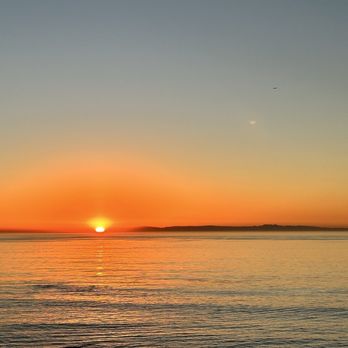 The Rooftop Lounge - Lounges Near Me - Laguna Beach, California