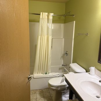 Baker's Sunset Bay Resort - Hotels Near Me - Wisconsin Dells, Wisconsin