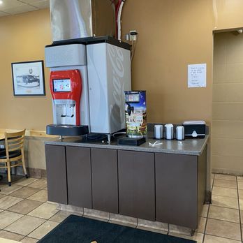 Dairy Queen Grill & Chill - Ice Cream & Frozen Yogurt Near Me - Birch Run, Michigan