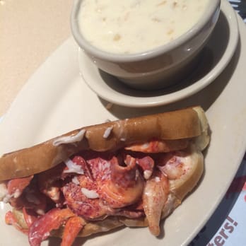 Mike's Clam Shack - Lobster roll and chowder lunch special, not very good - Seafood Near Me - Wells, Maine Mike's Clam Shack - Lobster roll and chowder lunch special, not very good - Seafood Near Me - Wells, Maine