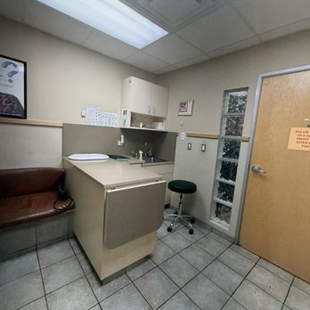 Smith Veterinary Hospital, A Thrive Pet Healthcare Partner - Exam room - Veterinarians Near Me - Santa Fe, New Mexico Smith Veterinary Hospital, A Thrive Pet Healthcare Partner - Exam room - Veterinarians Near Me - Santa Fe, New Mexico
