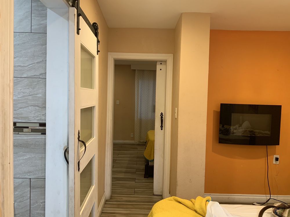 LA ADVENTURER ALL SUITES SECURE GATED PARKING LOT 52 Photos & 80