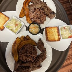 Restaurant El Gallo Pinto - Carne Asada
Grilled Beef