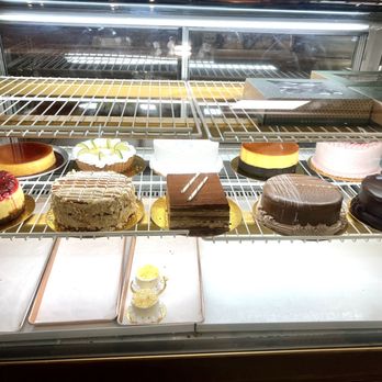 Versailles Bakery - Cakes - Bakeries Near Me - Miami, Florida