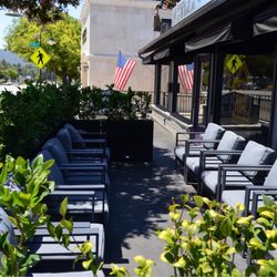 Stixx Cigar House - Outdoor patio