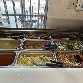Tacos y Mariscos Jaliscos - Topping bar - Mexican Near Me - Tucson, Arizona