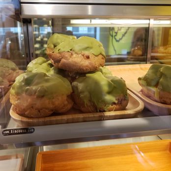 Beard Papa's - Showcase - Desserts Near Me - New York, New York Beard Papa's - Showcase - Desserts Near Me - New York, New York