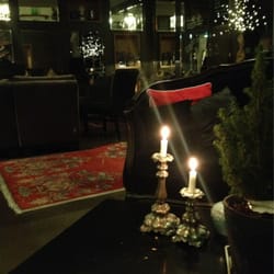 Kitchen & Table - Lounge i vilken man kan avnjuta drinkar nedslagen i soffor.