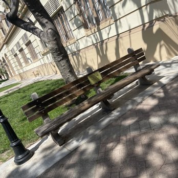 Paramount Studio Tour - Forest Gump bench - Tours Near Me - Los Angeles, California Paramount Studio Tour - Forest Gump bench - Tours Near Me - Los Angeles, California