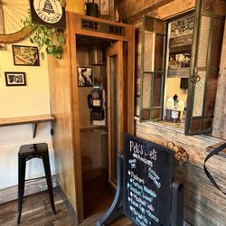 Pelo's Deli and Provisions - Working phone