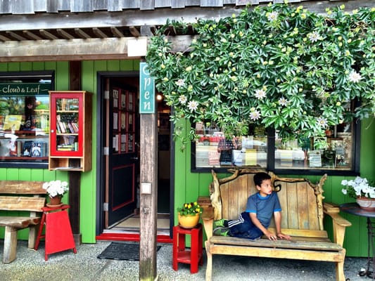 Cloud & Leaf Bookstore, LLC by null