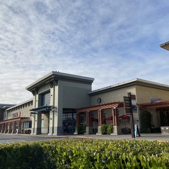 Safeway - Entrance to Safeway - Grocery Near Me - Alameda, California Safeway - Entrance to Safeway - Grocery Near Me - Alameda, California