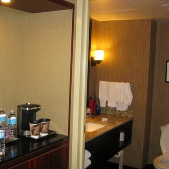 Hilton Toronto - Room 2117 bath - Hotels Near Me - Toronto, Ontario