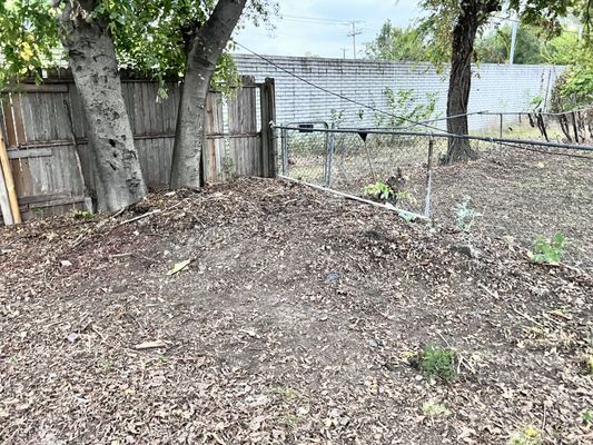 Estate Clean Out Dallas, TX - This is a property clean out we did in Mesquite, Texas. We removed misc. furniture, brick, and and yard debris totaling over 4000 lbs! No job is too big or small. Call to haul your junk away today! Estate Clean Out Dallas, TX - This is a property clean out we did in Mesquite, Texas. We removed misc. furniture, brick, and and yard debris totaling over 4000 lbs! No job is too big or small. Call to haul your junk away today!