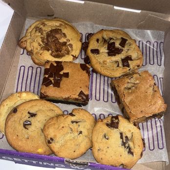 Insomnia Cookies - Cookie box - Desserts Near Me - Orlando, Florida Insomnia Cookies - Cookie box - Desserts Near Me - Orlando, Florida