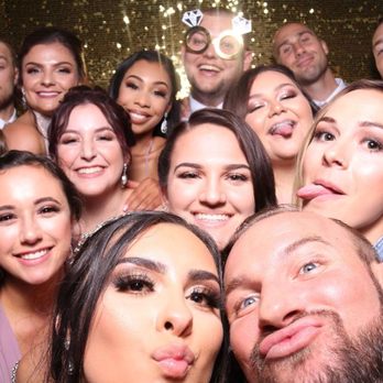Eureka Photo Booth - Photo Booth Rentals Near Me Eureka Photo Booth - Photo Booth Rentals Near Me