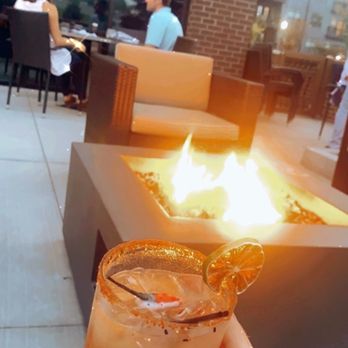Fúdo - Delicious drinks and outside seating area - Asian Fusion Near Me - Chamblee, Georgia Fúdo - Delicious drinks and outside seating area - Asian Fusion Near Me - Chamblee, Georgia