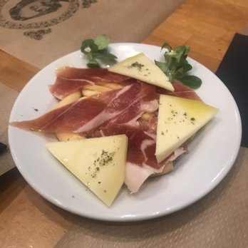 Venta El Buscón - Entrada - Tapas/Small Plates Near Me - Madrid, M