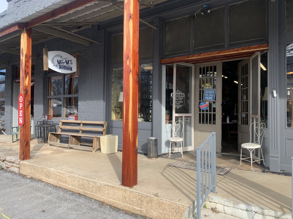 M&M’S TOOLS, ANTIQUES & MARKETPLACE Updated July 2024 14 Photos