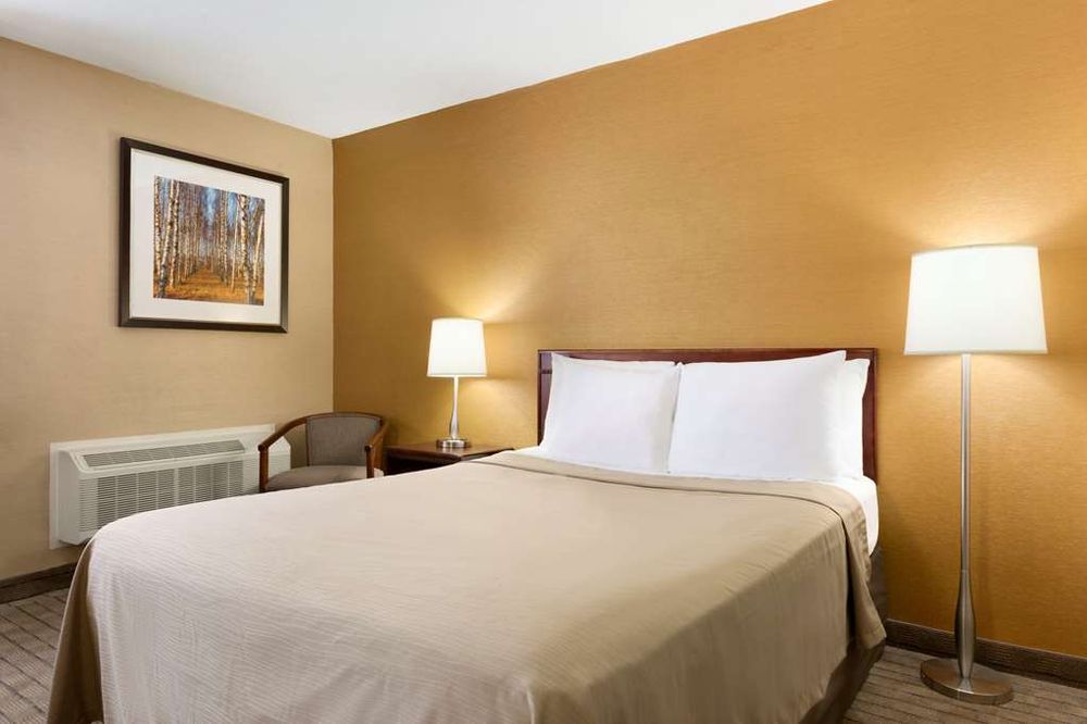 Travelodge Toronto East