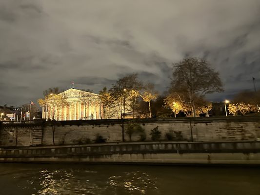 Bateaux Parisiens by null
