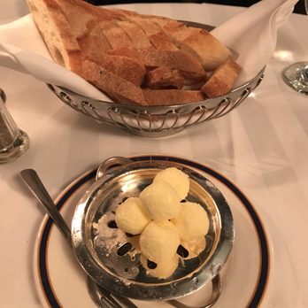 Le Continental - French Near Me - Quebec City, Quebec Le Continental - French Near Me - Quebec City, Quebec