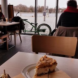 Café Adele - Stachelbeerbaiser und Mousse au Chocolat
