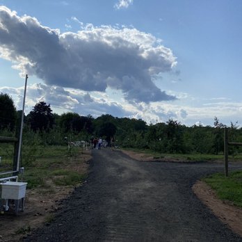 Demarest Farm - Farmers Market Near Me - Hillsdale, New Jersey
