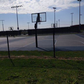 Wolf's Crossing Community Park - Basketball field - Parks Near Me - Naperville, Illinois