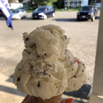 Erikson's Ice Cream - Small chocolate chip cookie dough - Ice Cream & Frozen Yogurt Near Me - Maynard, Massachusetts