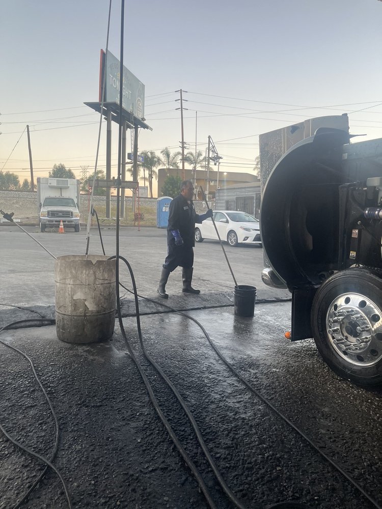 ADC TRUCK WASH Updated October 2024 15 Photos 7929 Telegraph Rd