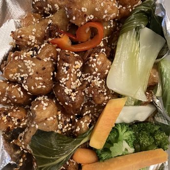 Golden Saigon - Sesame chicken - Vietnamese Near Me - Aurora, Colorado