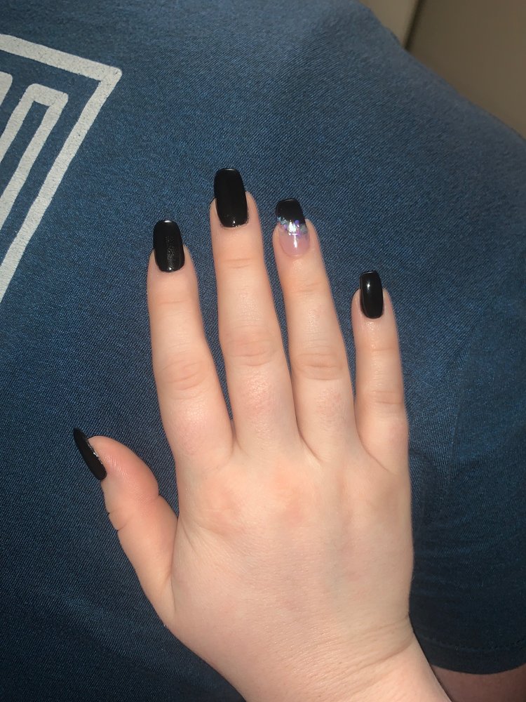 NAIL TECH Updated July 2024 11 Photos 1907 S Texas Ave, Bryan