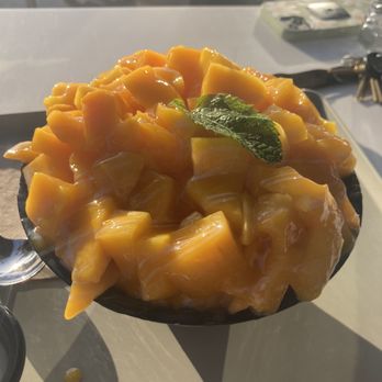 Sul & Beans - Mango Pat bingsoo - Desserts Near Me - Irvine, California Sul & Beans - Mango Pat bingsoo - Desserts Near Me - Irvine, California