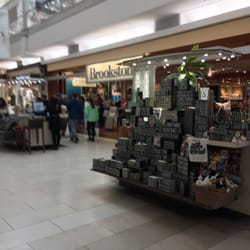 Brookstone - Brookstone of Natick -- Natick Mall : 1245 Worcester Street / Route 9, Natick            Storefront
