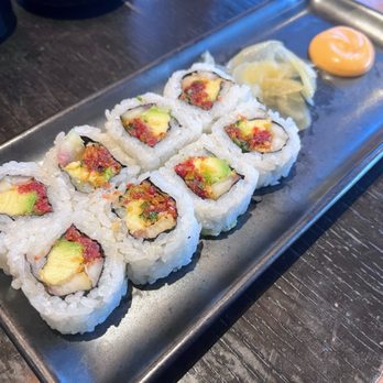 PLANTA Queen Coconut Grove - Spicy Tuna Roll - Sushi Bars Near Me - Coconut Grove, Florida