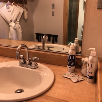 Ashore Hotel - Bathroom - toiletries had delicious scents - Hotels Near Me - Seaside, Oregon