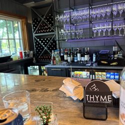 Thyme - Bar seating