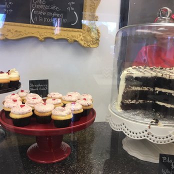 Les Amis Bake Shoppe - More cute cupcakes. - Desserts Near Me - Baton Rouge, Louisiana