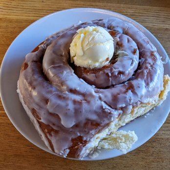 Jongewaard's Bake n Broil - 2/19/22 Cinnamon Roll - American Near Me - Long Beach, California
