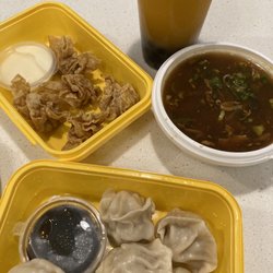 Mr. Dumpling - Steamed dumplings, wontons, hot and sour soup and bubble tea