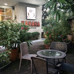 Kanana Coffee - Cool outdoor patio