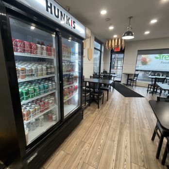 Hunkis Pizza Bar - Pizza Near Me - Woodmere, New York Hunkis Pizza Bar - Pizza Near Me - Woodmere, New York