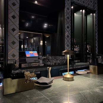The Monarch - Bar area - Hotels Near Me - New Orleans, Louisiana The Monarch - Bar area - Hotels Near Me - New Orleans, Louisiana