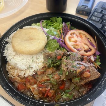 Inca Paisa - Beef short rib lunch special "Sunday " - Colombian Near Me - Flushing, New York