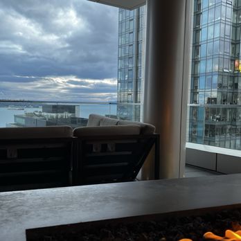 Fog Room - Patio - Cocktail Bars Near Me - Seattle, Washington